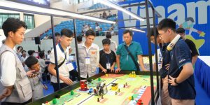 chuong-trinh-hoc-robotics_2_11zon.jpg chuong-trinh-hoc-robotics_2_11zon.jpg