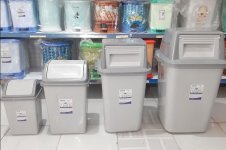 thùng rác nắp lật xám.jpeg